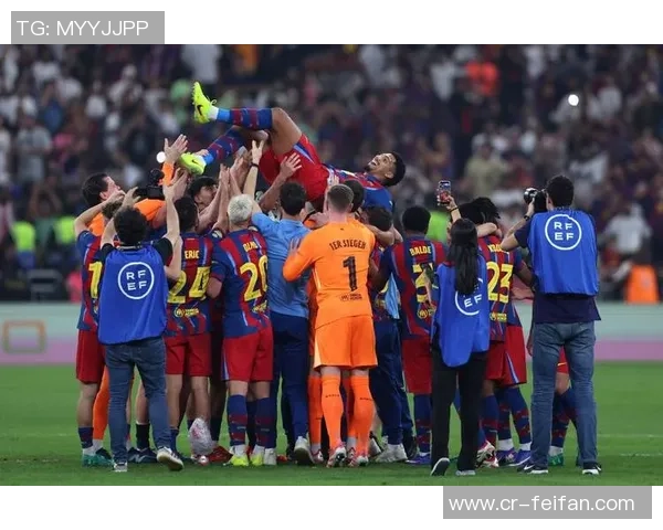 特狮受伤归队巴萨B队门将科亨紧急前往吉达支援